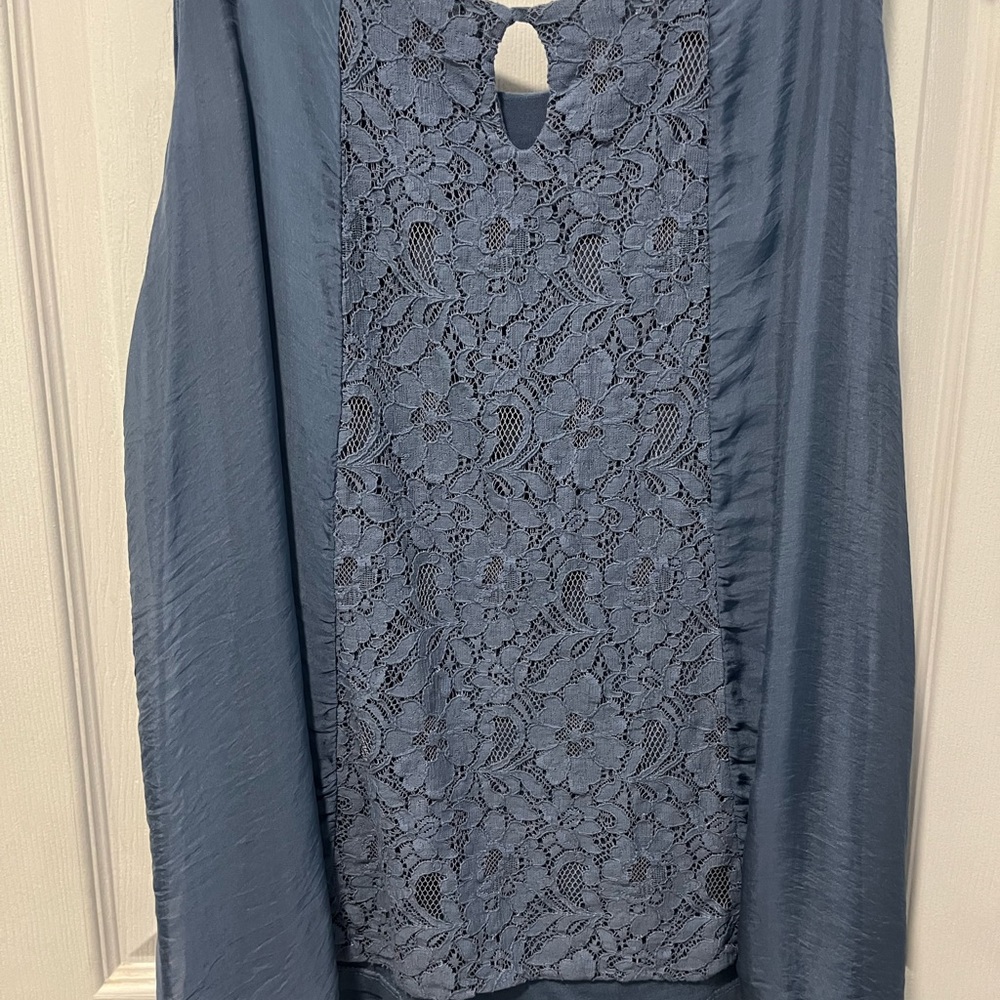 Beautiful shell style top